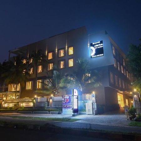 Emerald Clarks Inn Suites Mysore Exterior foto